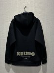 画像1: KEIスポーツ ラインアットダンボールニットフーディ (1)